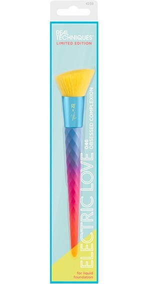 COMPLEXION BRUSH