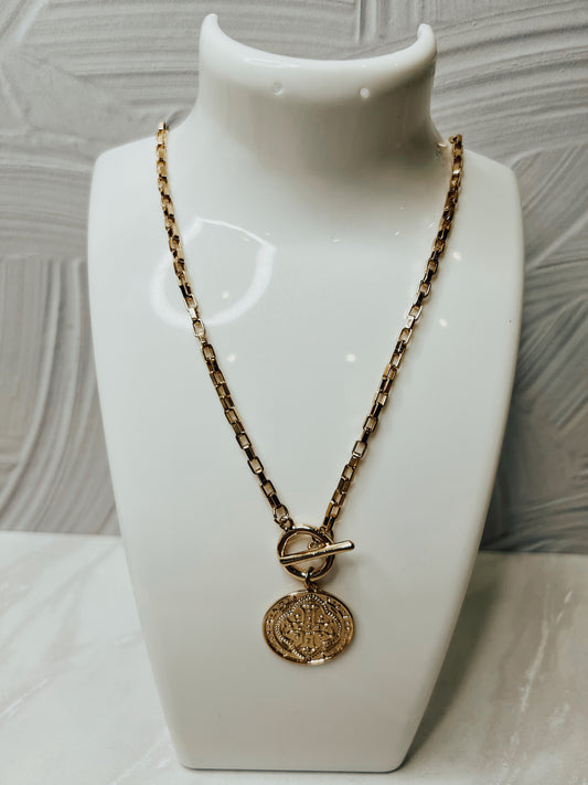 Gold chain necklace